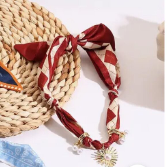 BOUTIQUE SCARF AND CHARM NECKLACE - Picture 2 of 4